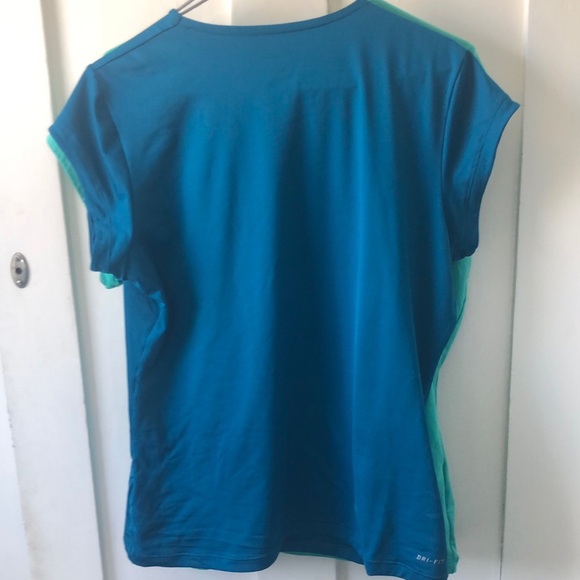 2 Nike Women Xl Dri-FIT Top - Picture 3 of 7
